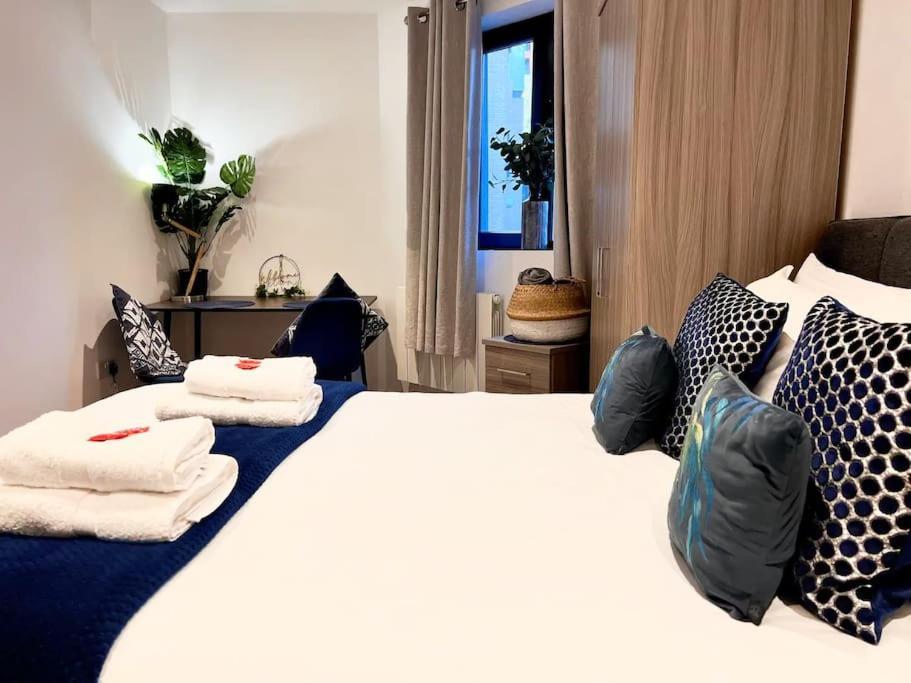 Luxury Studio In City Centre เซาธ์แธมป์ตัน ภายนอก รูปภาพ