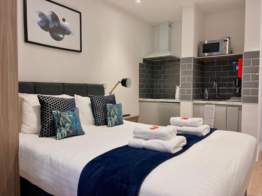 Luxury Studio In City Centre เซาธ์แธมป์ตัน ภายนอก รูปภาพ
