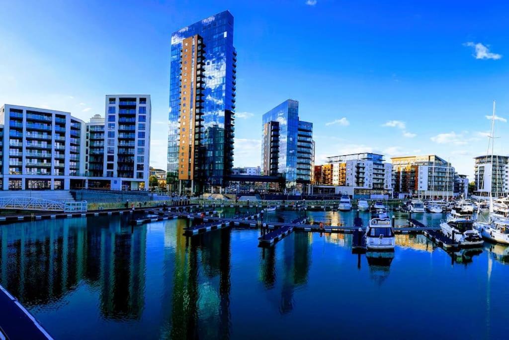 Luxury Studio In City Centre เซาธ์แธมป์ตัน ภายนอก รูปภาพ